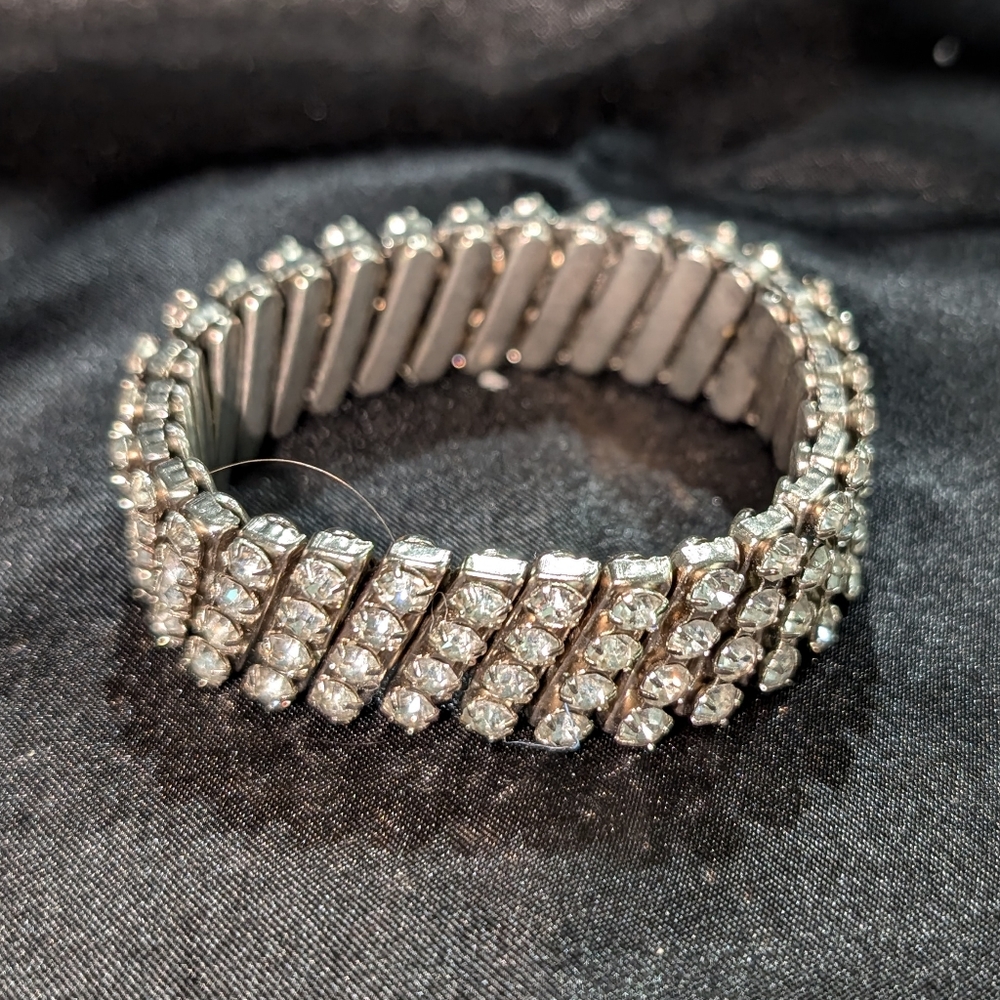 Vintage rhinestone flexible braclet